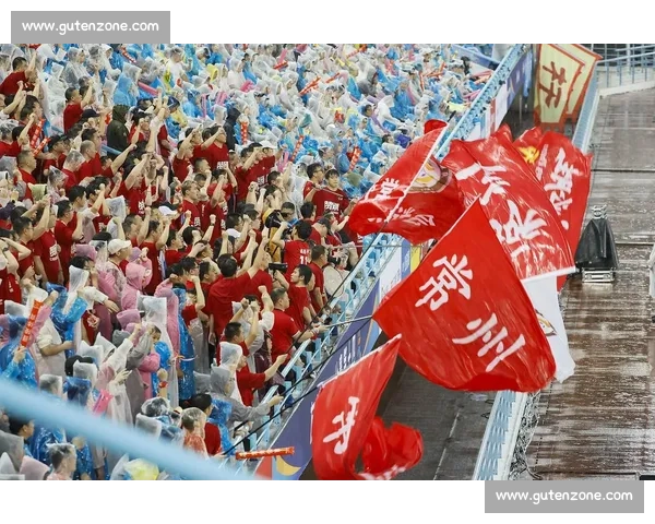 苏超 “卖房队” 风波：官方重罚后，京媒的批评是否命中要害？