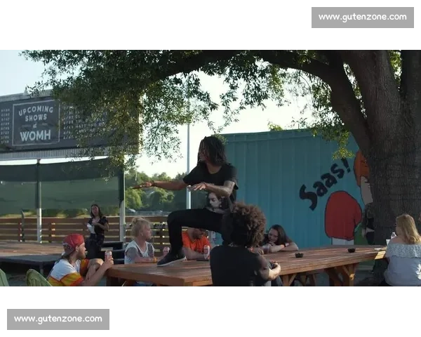 巴黎篮球馆燃爆！Les Twins 即兴嘻哈 Freestyle 震撼全场