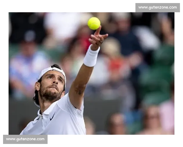 温网首轮再爆冷！穆塞蒂遭世界第 126 横扫，兹维列夫止步首轮创纪录